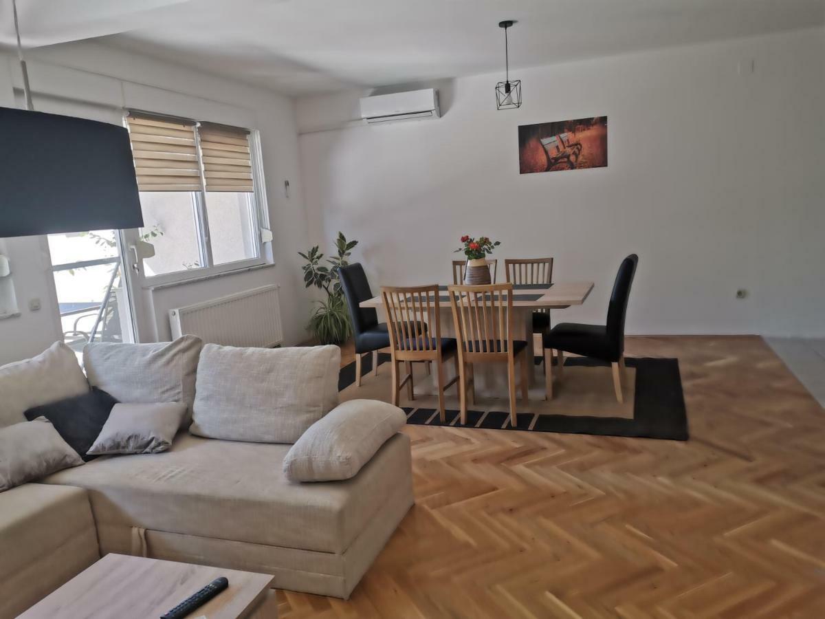 Seasons Apartmani Osijek Exterior foto